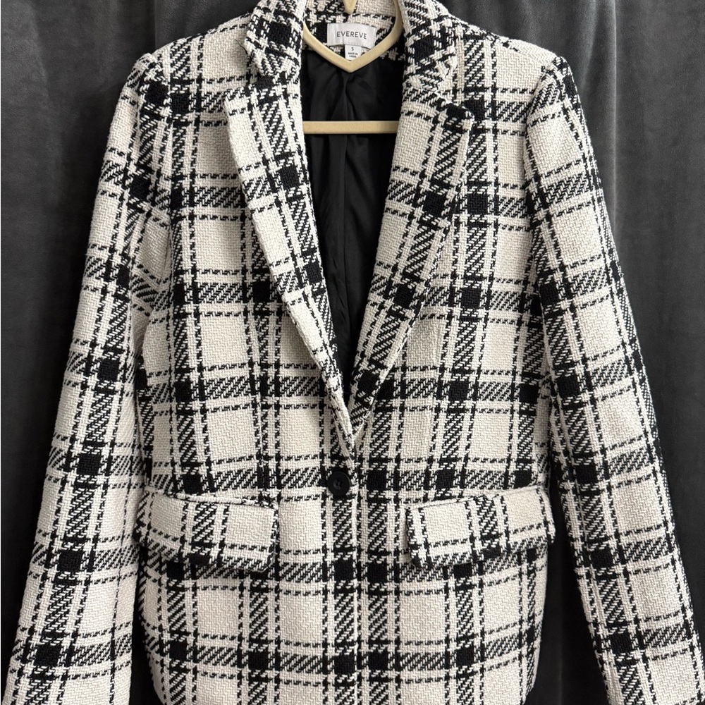 Evereve Cream and Black jacket
